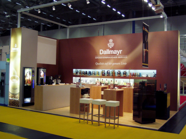 Messestand Dallmayr 2007 Theke, Stehtische, Barhocker, Leuchts�ule