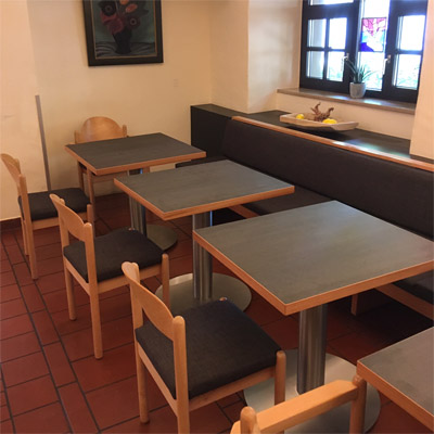 Restauranteinrichtung mit Tischen und Sthlen Objekteinrichtung