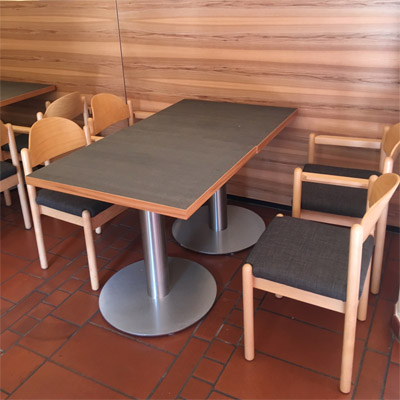 Restauranteinrichtung mit Tischen und Sthlen Objekteinrichtung