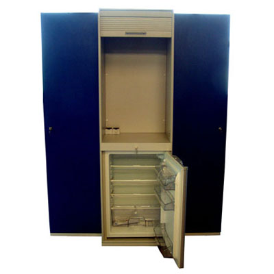 Messek�che Magnus mit Hochschr�nken, K�hlschrank und Arbeitsfl�che