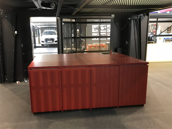 Messestand mit LED Wand ca. 1,5m hoch und ca 5m breit Module mit Aufl&ouml;sung nach Wunsch Unterschiedliche Modulgr&ouml;&szlig;en m&ouml;glich Stoffabh&auml;ngung beleuchtet Absperrst&auml;nder, Displays, Pr&auml;senter, Stellw&auml;nde, K�chenblock, Sideboard, Theke...