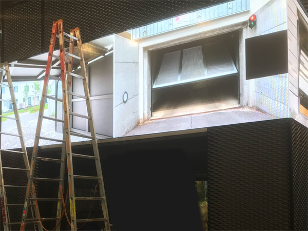 Messestand mit LED Wand ca. 1,5m hoch und ca 5m breit Module mit Aufl&ouml;sung nach Wunsch Unterschiedliche Modulgr&ouml;&szlig;en m&ouml;glich Stoffabh&auml;ngung beleuchtet Absperrst&auml;nder, Displays, Pr&auml;senter, Stellw&auml;nde, K�chenblock, Sideboard, Theke...