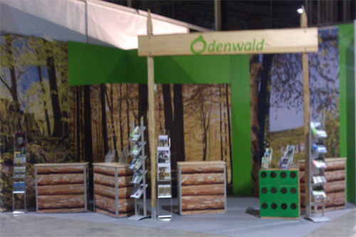 mit Infotheken, Beleuchtung, Gro�drucken, Prospektst�ndern
M�bel und Messezubeh�r mieten.