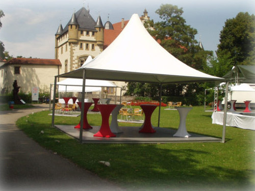 Au�enveranstaltung mit Pavillons, Stehtischbez�gen Easystretch, Bestuhlung, B�hnen, Podeste, Catering, Laufteppich